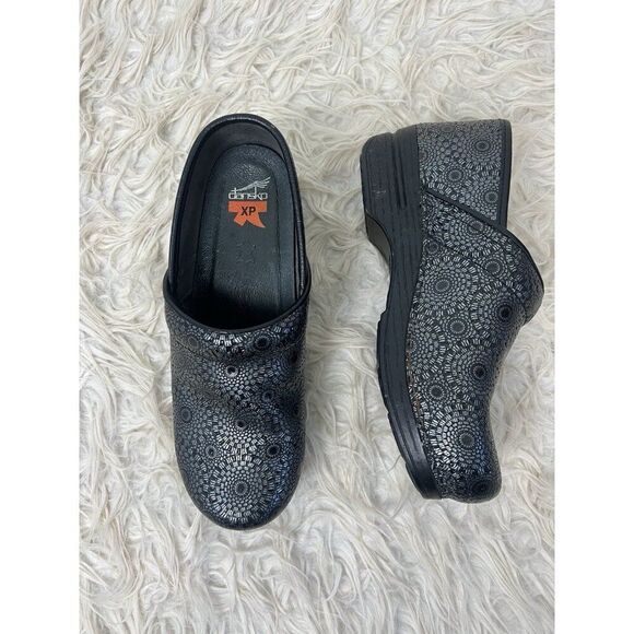 Dansko Pro XP Patent Leather Slip On Closed Toe Professional Clog Shoes Black 39 - Picture 1 of 8